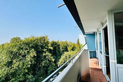 Exklusive Eigentumswohnung mit traumhaftem Ausblick, Aufzug und Balkon in bester Lage!