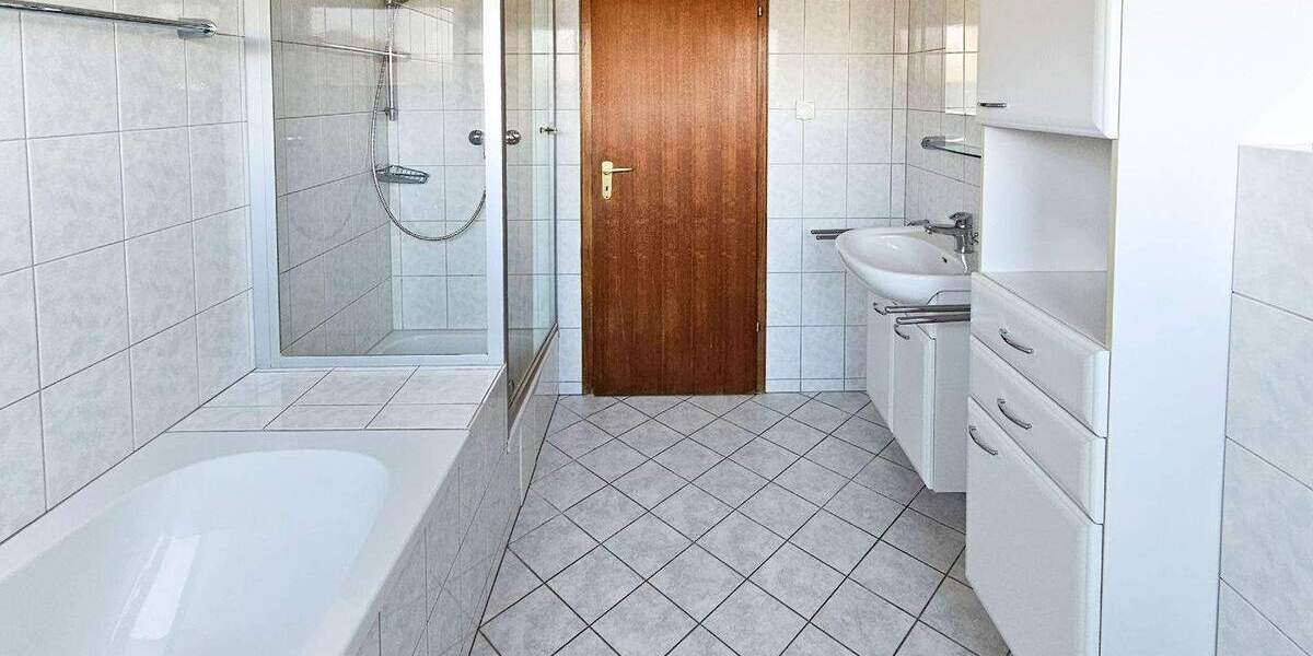 Etagenwohnung Unkel - 2 Zimmer, 73 m&sup2;, 210.000&euro; | Angebot:25709806