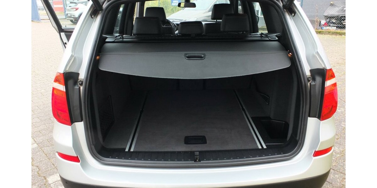 BMW X3 xDrive 20 d XENON NAVI TEILLEDER PDC STEPTRONIC 174.544 km 13.908 &euro; Köln 50858