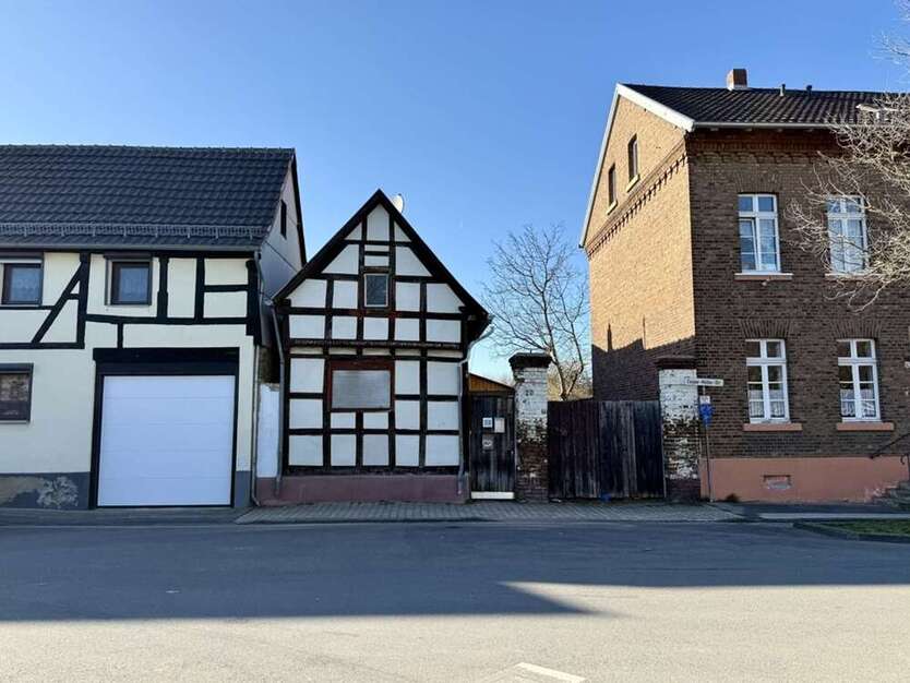 Haus zum Kaufen in Euskirchen Roitzheim 199.000 € 191 m²