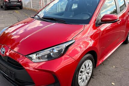 Toyota Yaris 45.857 km 16.590 € Köln 51109
