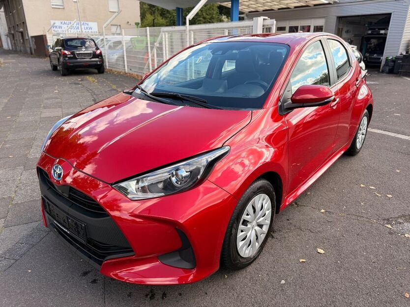 Toyota Yaris 45.857 km 16.590 € Köln 51109