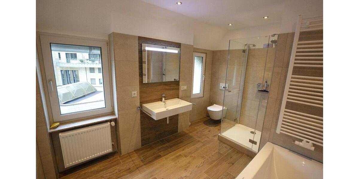 Etagenwohnung Bonn Gronau - 5 Zimmer, 120 m&sup2;, 1.800&euro; | Angebot:26349946