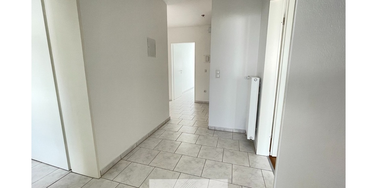 Zentrumsnaher Wohntraum: Frisch sanierte 3-Zimmer-Wohnung mit großem Balkon - Etagenwohnung Siegburg Zentrum | Angebot:26855170