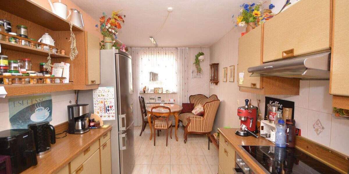 Etagenwohnung Brühl - 3 Zimmer, 100 m&sup2;, 285.000&euro; | Angebot:25748345