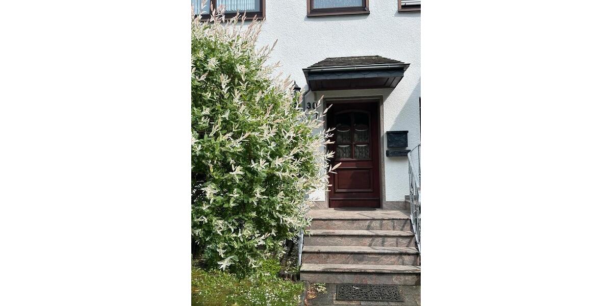 Erdgeschoßwohnung Bergisch Gladbach Alt-Frankenforst - 3 Zimmer, 83 m&sup2;, 1.100&euro; | Angebot:26426278