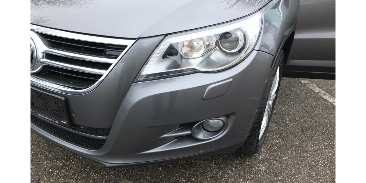 VW Tiguan TEAM orig.ATM ca 52 tkm XENON AHK PARKPILOT 112.432 km 9.908 &euro; Köln 50858