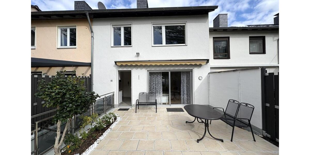 Reihenhaus Bonn Beuel-Mitte - 4 Zimmer, 98 m&sup2;, 1.650&euro; | Angebot:24428549