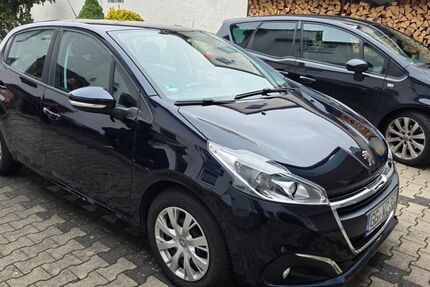 Peugeot 208 35.000 km 8.990 € Oberwinter 53424