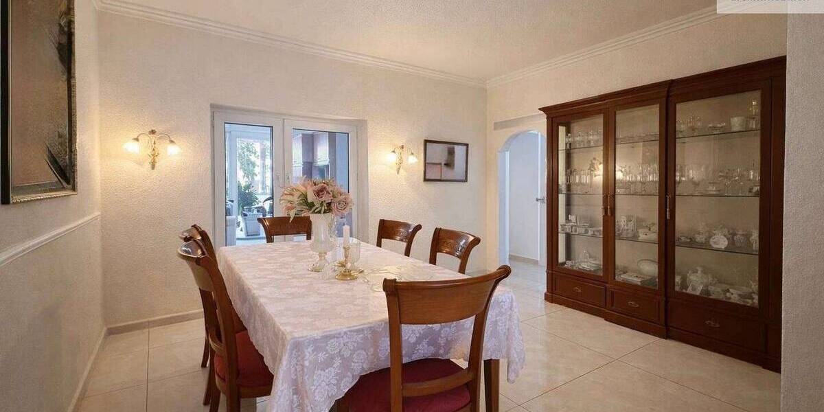Reihenmittelhaus Köln Ostheim - 6 Zimmer, 160 m&sup2;, 499.000&euro; | Angebot:26886447