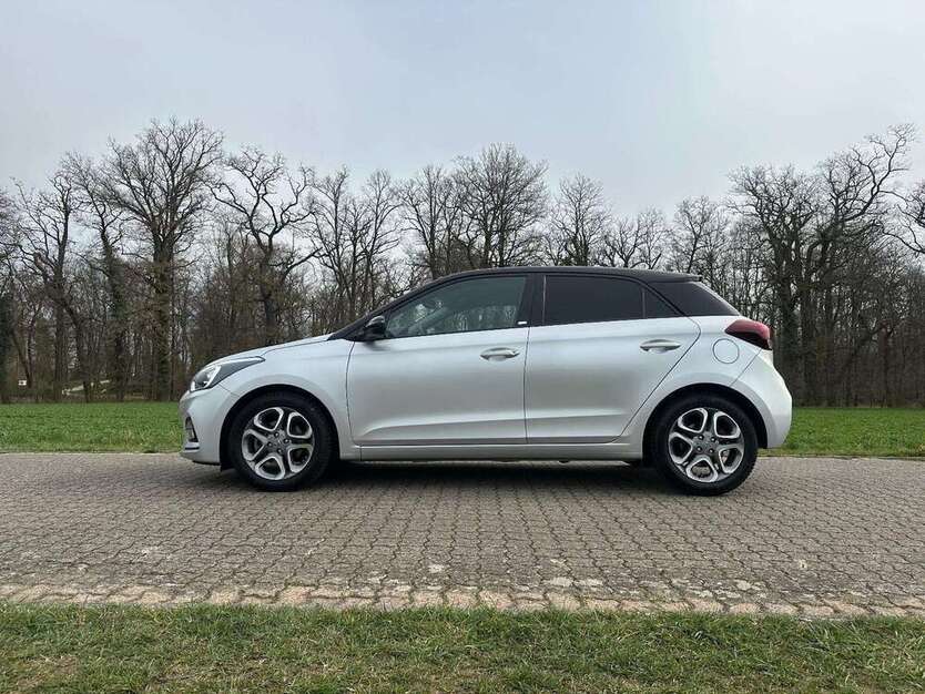 i20