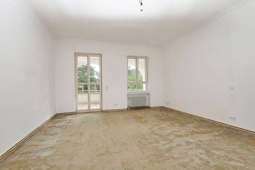 Wunderschöne, großzügige AltbauWohnung! Großer Balkon-toller Schnitt-zentral gelegen
