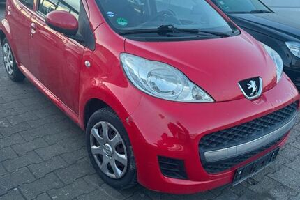 Peugeot 107 177.000 km 2.499 &euro; Bonn 53227