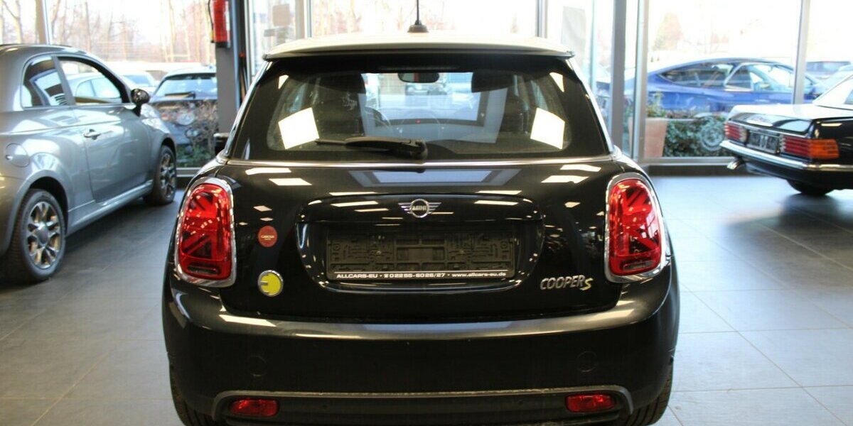 Mini Cooper SE Classic Trim 39.998 km 16.480 &euro; Euskirchen 53881