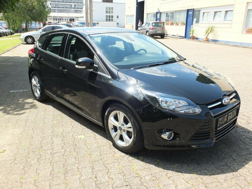 Ford Focus CHAMPIONS EDITION 5-TÜRIG orig.53.215 km ! 53.215 km 8.298 € Köln 50858