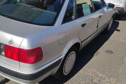 Audi 80 89.000 km 4.200 € Bonn 53227