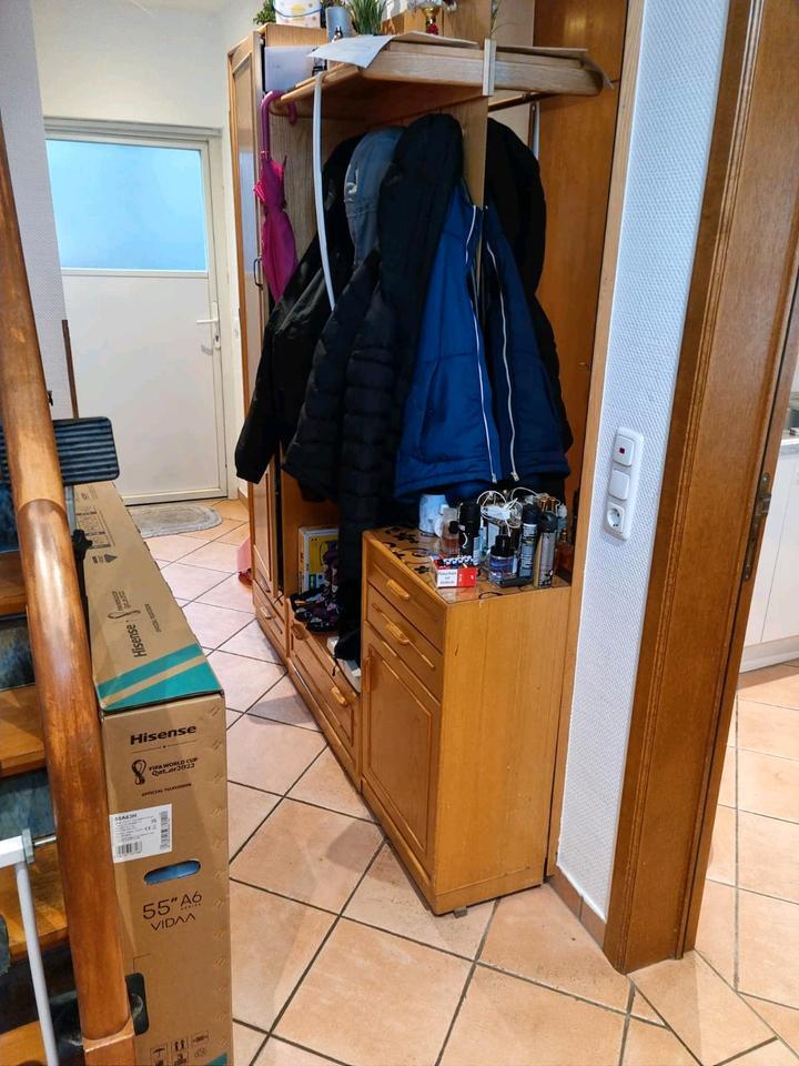 Guten Tag, ich verkaufe ein komplett erneuert Einfamilienhaus.