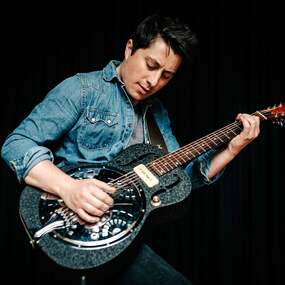 BAHAMAS - All Alone 22.11.2025 Luxor