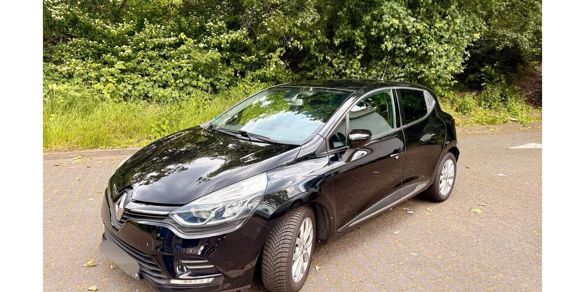 Renault Clio 90.700 km 9.249 &euro; Köln 50735