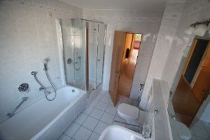 Sechs-Familienhaus mit Tiefgarage in Bonn-Beuel 16 zimmer