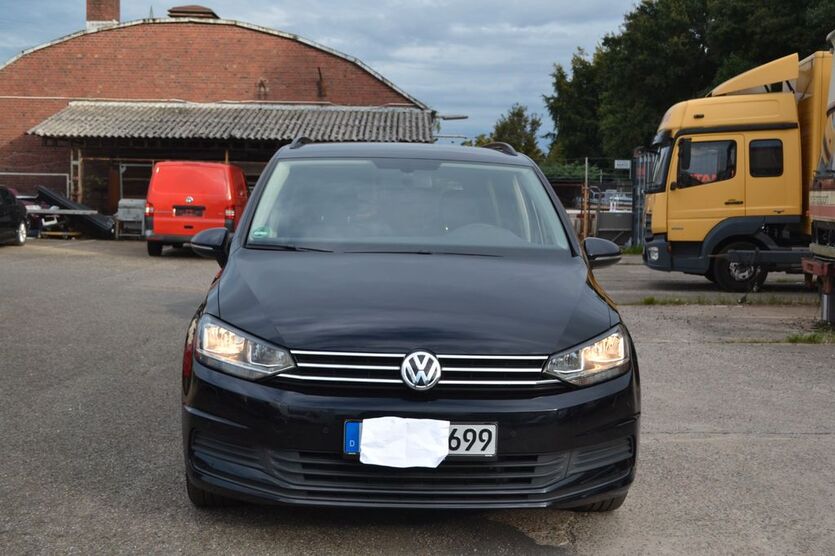 VW Touran 174.000 km 11.470 € köln 50969
