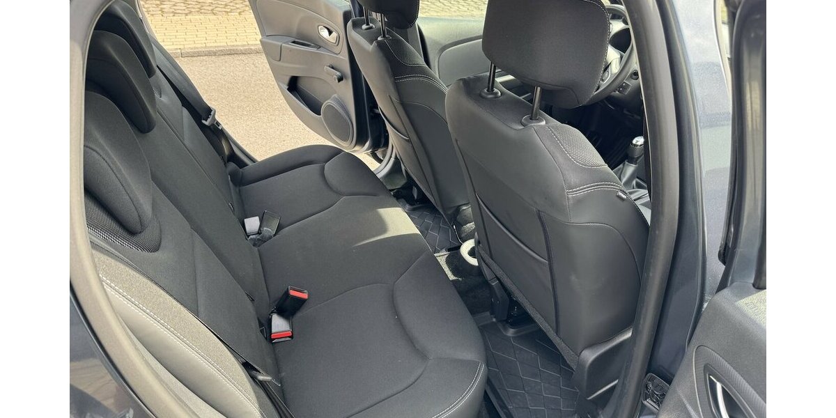 Renault Clio 90 Bose Klima Navi PDC SHZ ServNeu 60tkm 1Hd 60.000 km 11.500 &euro; Erftstadt 50374