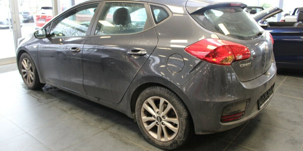 Kia Ceed 1.4 CVVT Edition 7 90.520 km 9.980 &euro; Euskirchen 53881