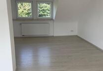 Helle 3 Zimmer DachWohnung in Bergisch Gladbach Bärbroich
