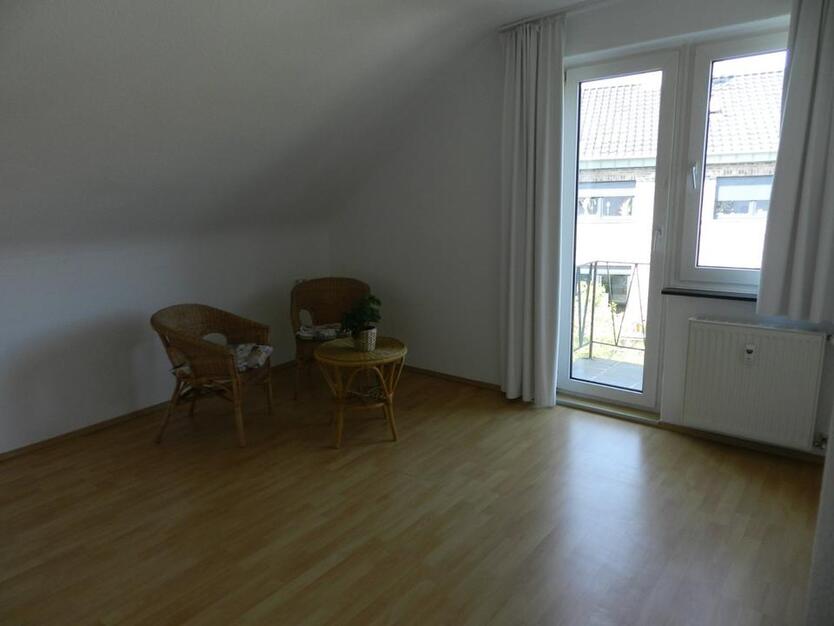 Gemütliche DG Wohnung 2ZKDB Waldnähe, Bornh.-Merten zimmer