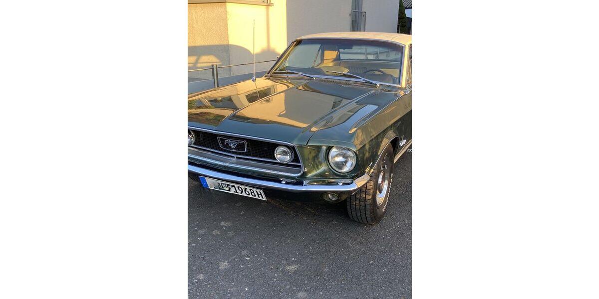 Ford Mustang 731.301 km 35.000 &euro; Bergisch Gladbach 51469