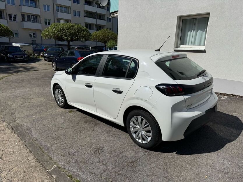 Peugeot 208 32.000 km 13.150 € Köln 50668