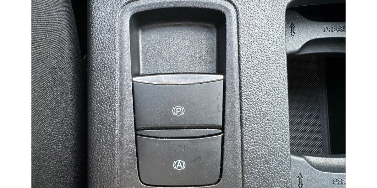 Ford Focus EcoBlue.Nav.Temp.SHZ.Serv-Neu.EU6 GARANTIE.1 35.000 km 15.000 &euro; Erftstadt 50374