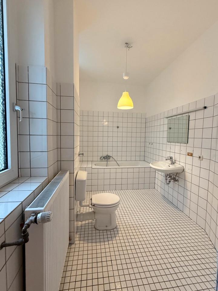 Renovierte 4-Zimmerwohnung in Köln Nippes zu Vermieten zimmer