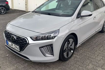 Hyundai IONIQ 55.297 km 17.100 € Bergisch Gladbach 51427