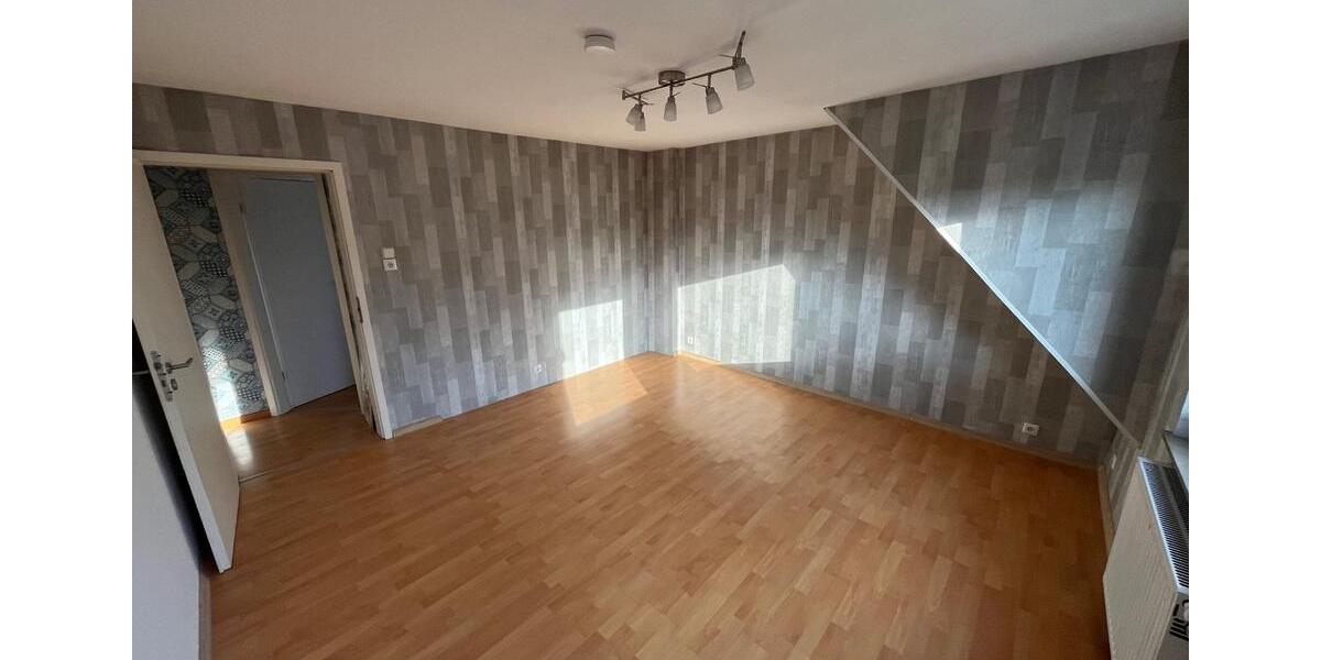 Dachgeschoßwohnung Hürth - 2.5 Zimmer, 73 m&sup2;, 1.000&euro; | Angebot:25855877