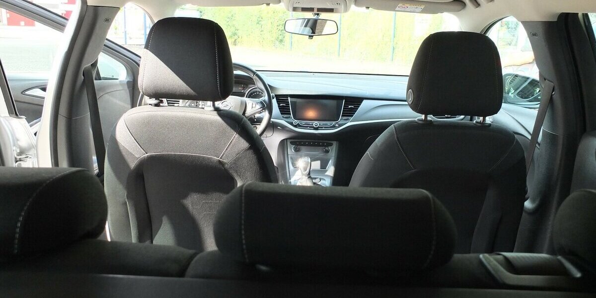 Opel Astra EDITION NAVI KLIMA TEMPOMAT BLUETOOTH 99.125 km 9.908 &euro; Köln 50858