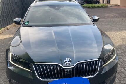 Skoda Superb 90.500 km 24.200 &euro; Bonn 53179