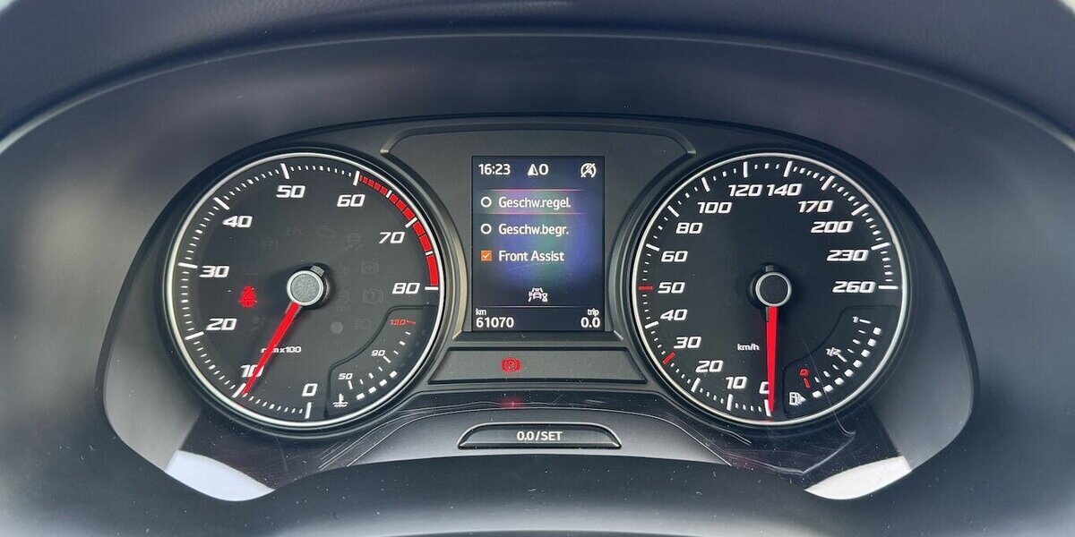 Seat Ateca Leder Navi Klima Temp. SR+WR UNFALLFREI 1a 60.000 km 16.500 &euro; Erftstadt 50374