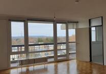Köln-Weiden: Helle Wohnung mit EBK u. großem Balkon