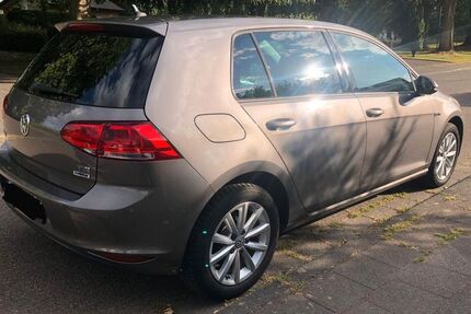 VW Golf 77.306 km 12.400 &euro; Sankt Augustin 53757