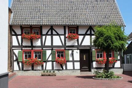 Haus Königswinter - 4 Zimmer, 120 m&sup2;, 1.490&euro; | Angebot:25636948