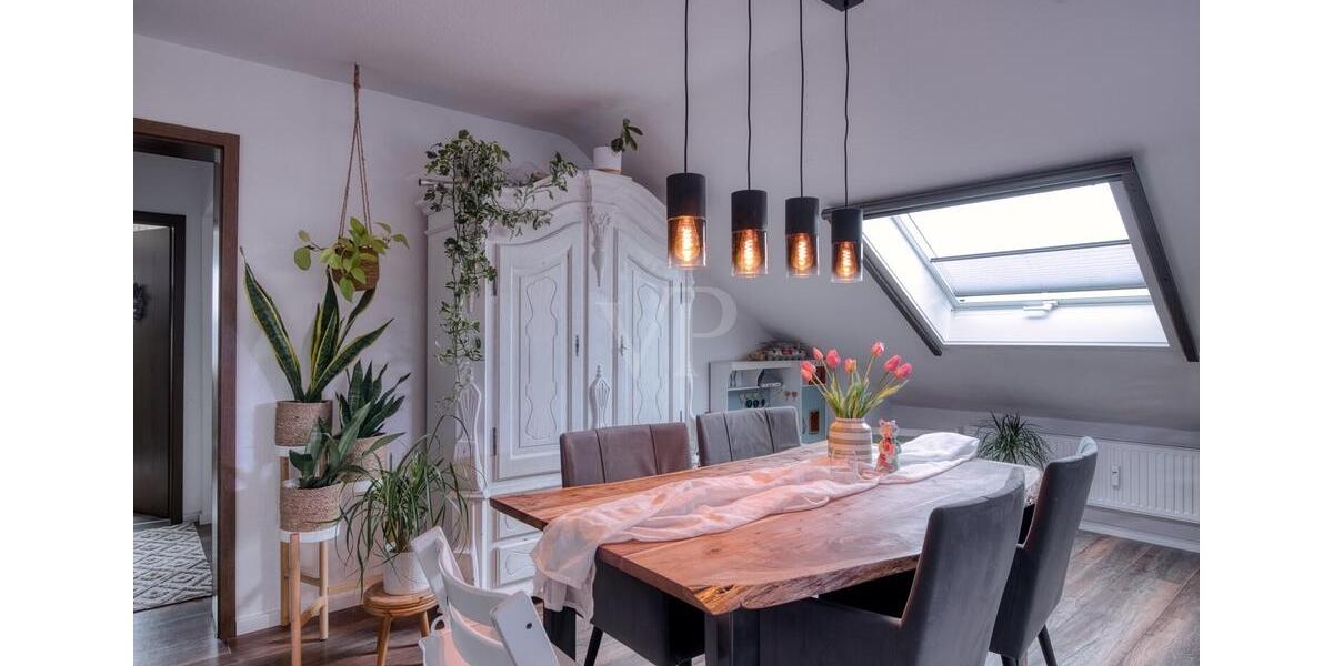 Dachgeschoßwohnung Lohmar - 3 Zimmer, 122 m&sup2;, 1.300&euro; | Angebot:25304414