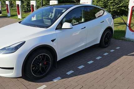Tesla Model Y 40.000 km 32.980 &euro; Königswinter 53639