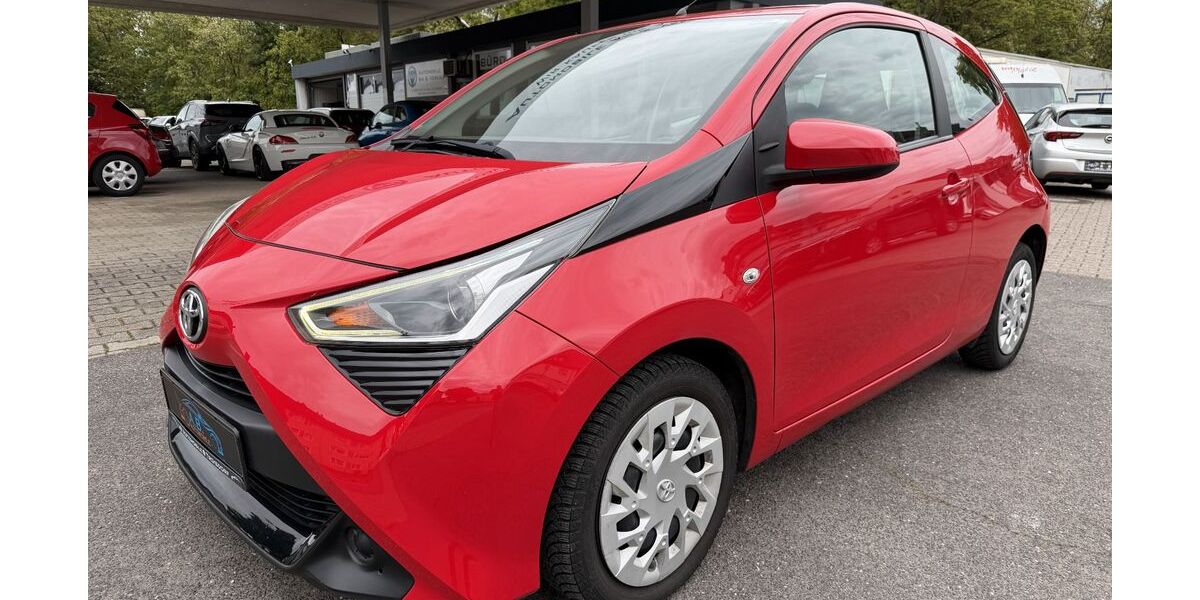 Toyota Aygo (X) 77.353 km 6.950 &euro; Troisdorf (bei Köln) 53842