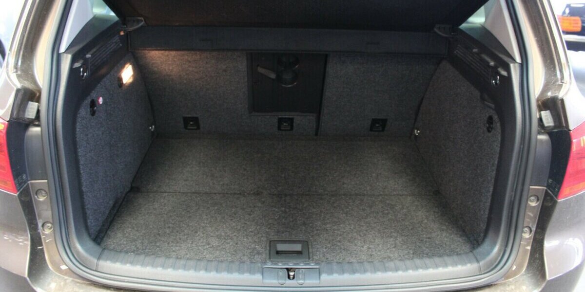 VW Tiguan 2.0 TDI DPF BMT Sport&Style 100.661 km 10.980 &euro; Euskirchen 53881