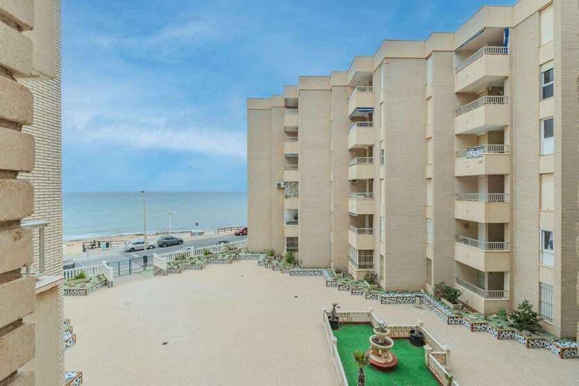 Wohnung zum Kaufen in Torrevieja 180.000 € 96 m²