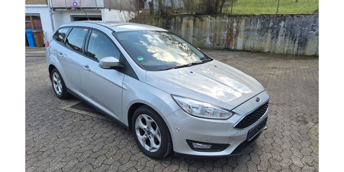 Ford Focus 221.000 km 5.590 &euro; Vettelschoss 53560