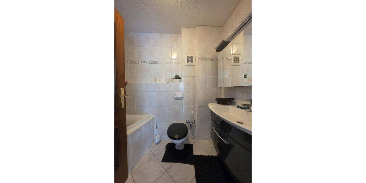 Mehrfamilienhaus, Wohnhaus Bonn Lannesdorf - 9 Zimmer, 250 m&sup2;, 831.000&euro; | Angebot:26929686