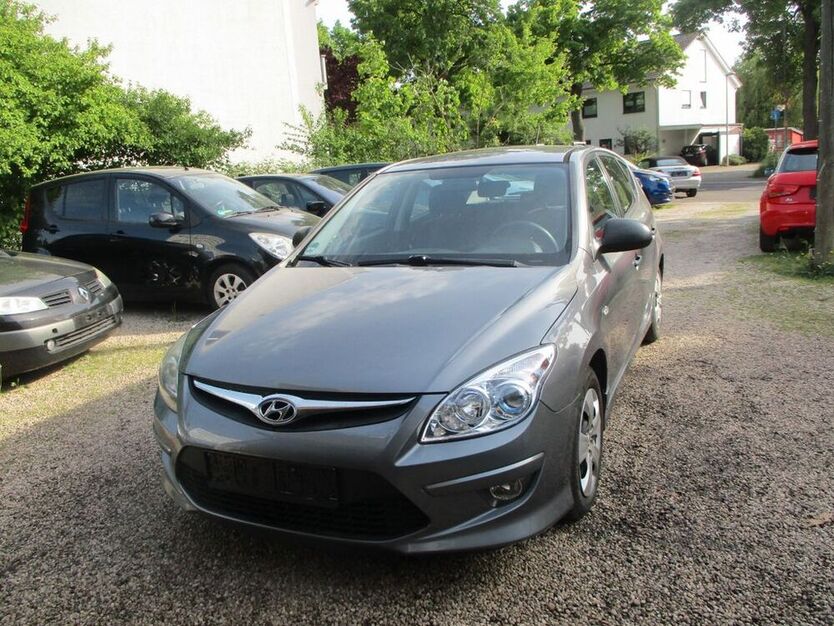 i30