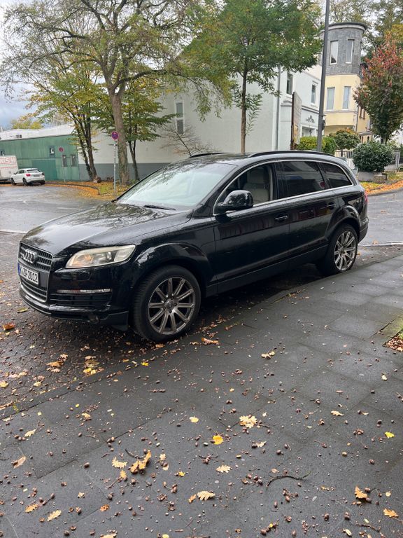 Audi Q7 249.000 km 6.500 € Köln 51069